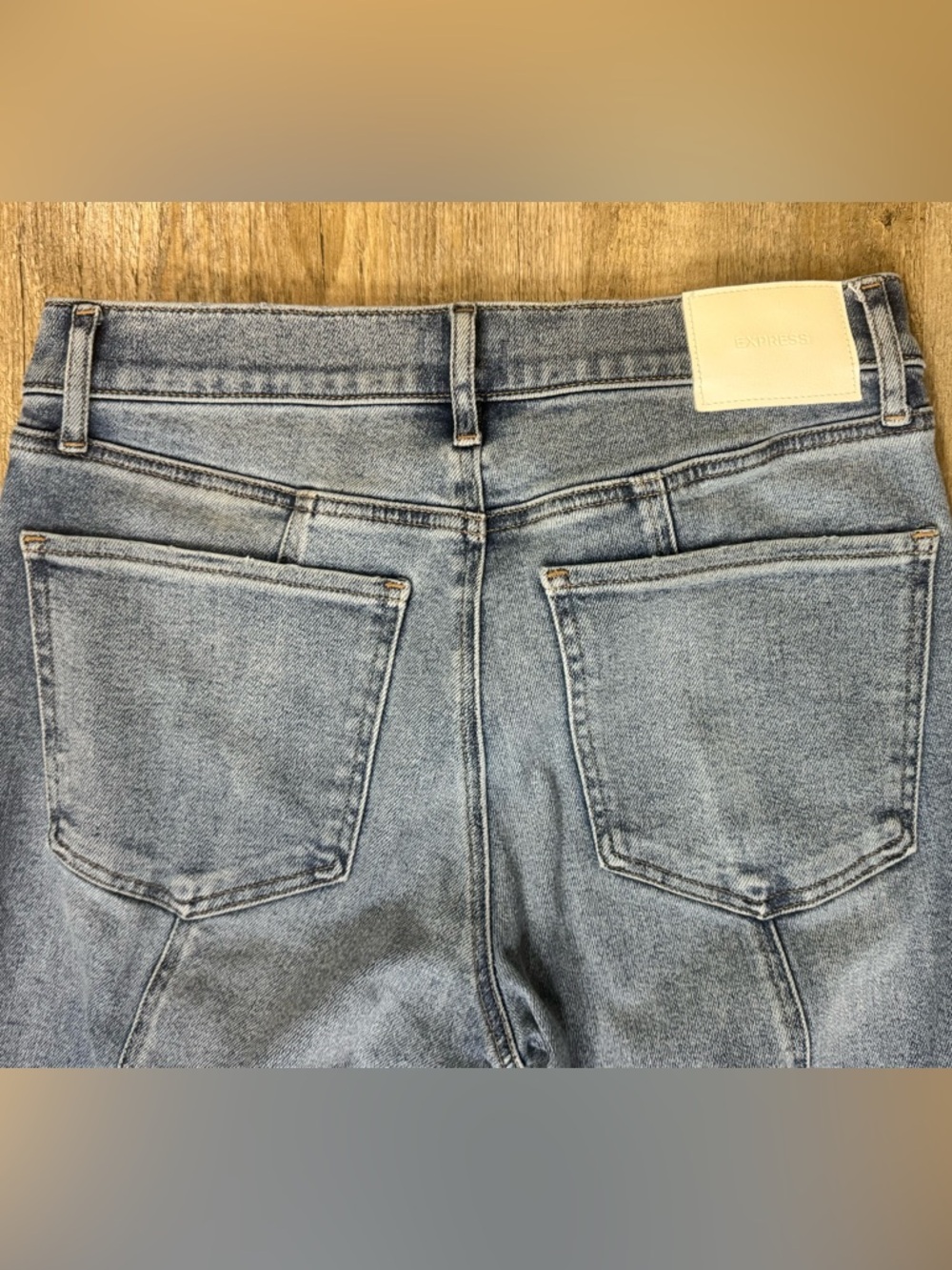 Express 70s Flare Mid-Rise Denim Jeans, Hyper Sculpt & Stretch, Medium Wash, 10R - Picture 5 of 10